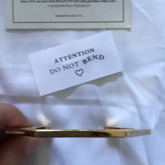 Half United cuff bracelet - Picture 2 of 5